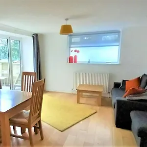 https://2-bedroom-victorian-garden-flat.cambridgehotelsuk.com